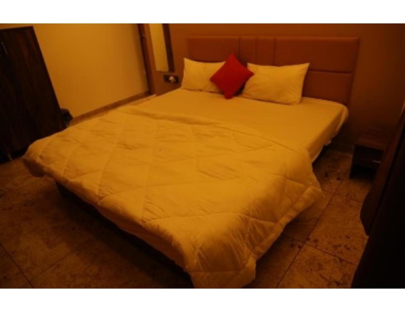 Hotel The Pill, Bhavnagar Exterior foto