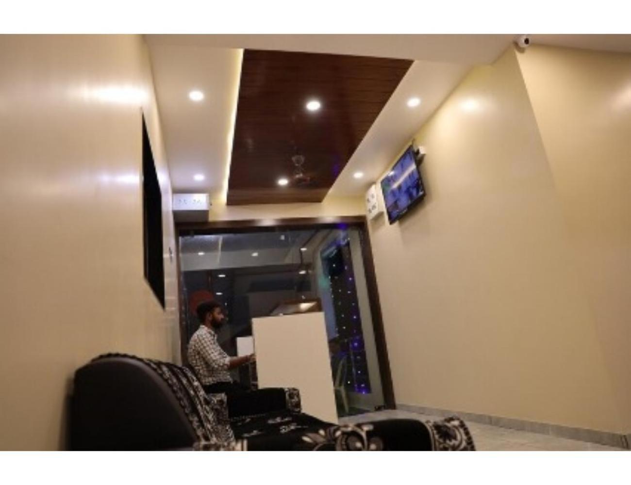 Hotel The Pill, Bhavnagar Exterior foto
